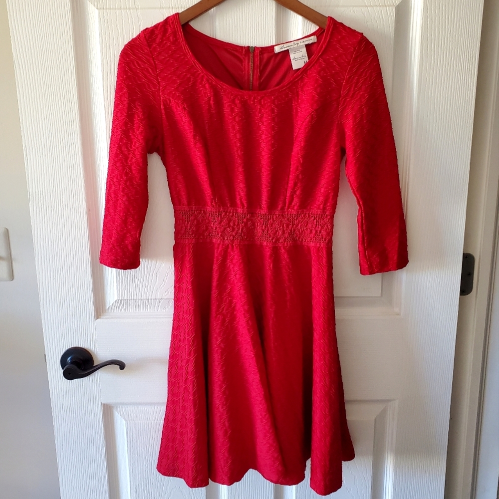 Lovely Rose Red 3/4 Sleeve Dress 🌹